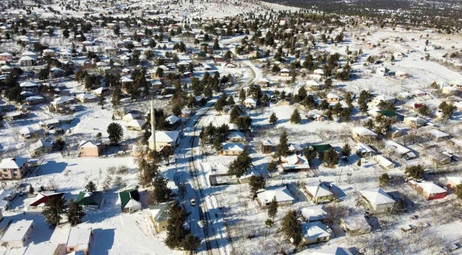 Burası ne Erzurum, ne Van....Mersin'de kar güzelliği