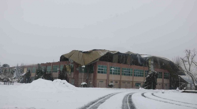 Kahramanmaraş'ta fuar alanının çatısı çöktü