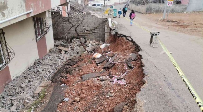 Kahramanmaraş'ta istinat duvarı çöktü