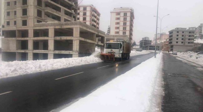 Kahramanmaraş'ta kar mesaisi