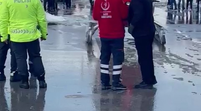 Karda mahsur kalan yeni doğan bebek için ambulans helikopter havalandı