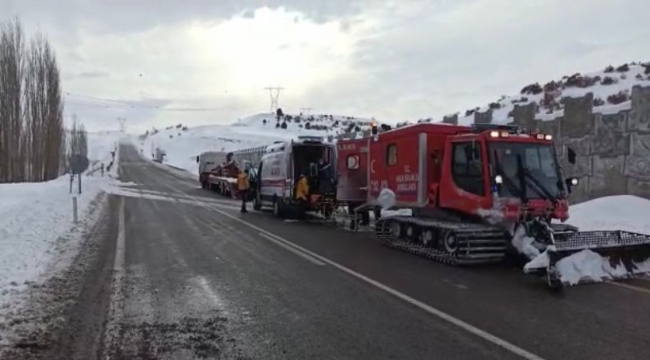 Karlı bölgedeki kalp hastasına paletli ambulans ile ulaşıldı