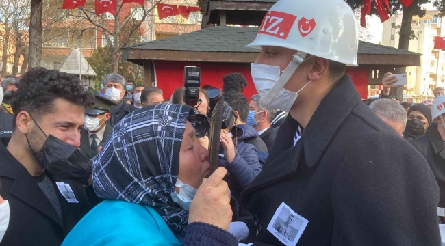 Mersinli şehidi binler uğurladı