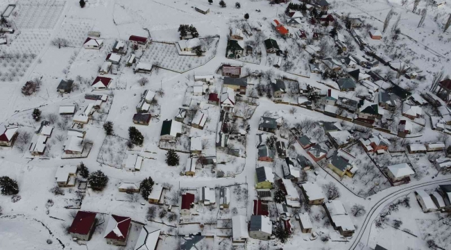 Toroslar beyaza büründü, gezmeye gelenler karın keyfini çıkardı