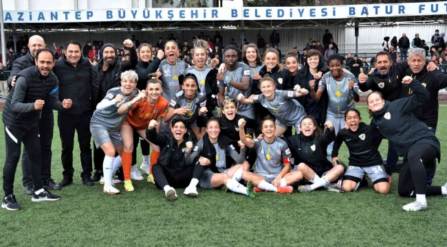 ALG Spor, Konak Belediyespor'u 2-0 mağlup etti