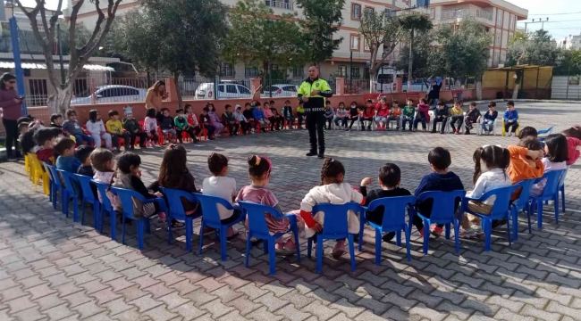 Anaokulu öğrencilerine trafik eğitimi