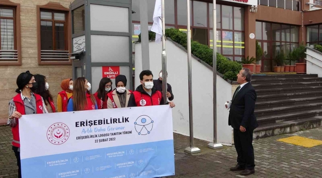 Erişebilirlik belgesi almaya hak kazanan kurumlara bayrakları teslim edildi