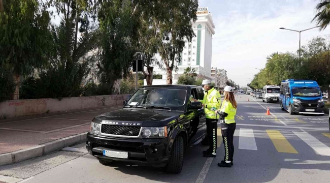 Mersin polisi trafik güvenliği konusunda bilgilendirdi