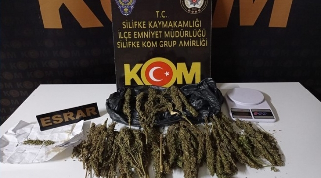 Mersin'de bir araçta 506 gram esrar ele geçirildi