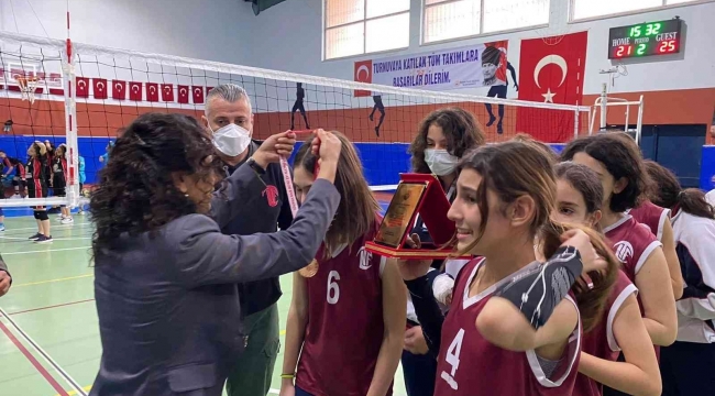 Bozyazı'daki voleybol müsabakaları sona erdi