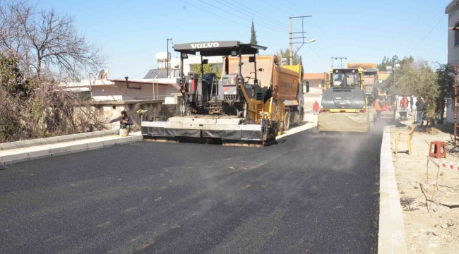 Büyükşehir Belediyesinin Tarsus'ta yol çalışmaları sürüyor