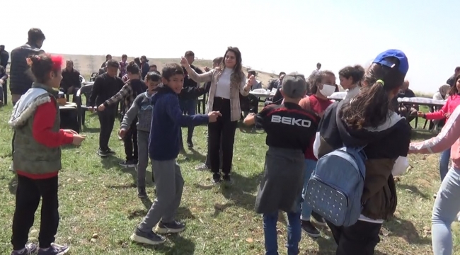 Çocuklar ilk kez uçurtma heyecanı yaşadı