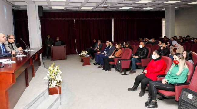 GAÜN'de İstiklal Marşı'nın kabulü paneli düzenlendi