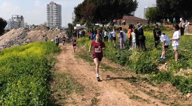 Kır Çiçekleri'nden 7 sporcu, 'Mersin Atletizm İl Karması'na katılma hakkı kazandı