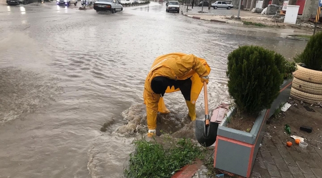 Osmaniye'de sağanak yağış su baskınlarına neden oldu