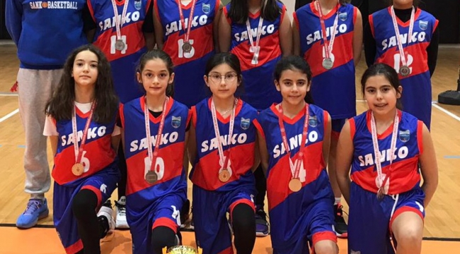 SANKO Okulları basketbol takımı il ikincisi oldu