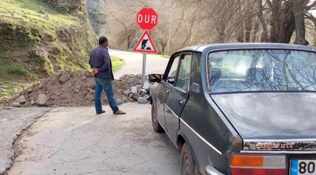 Heyelan nedeniyle kapanan yollarının açılmasını istiyorlar