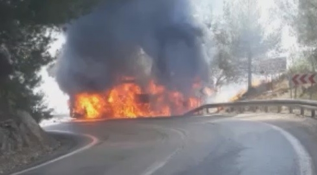 Alevlere teslim olan yolcu otobüsü küle döndü