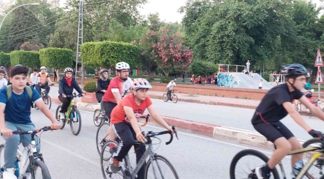 Dörtyol'daki bisiklet etkinliğinde 200 kişi pedal çevirdi