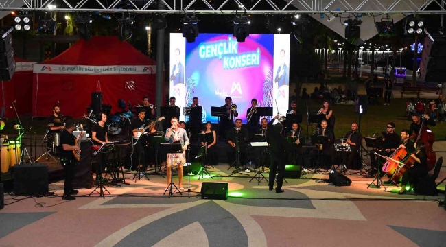 Gençler, Gençlik Konserinde Kent Orkestrası ile coştu