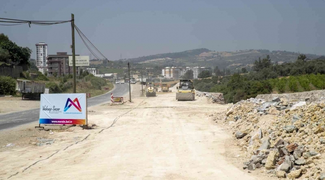 Tarsus'ta yol çalışmaları devam ediyor