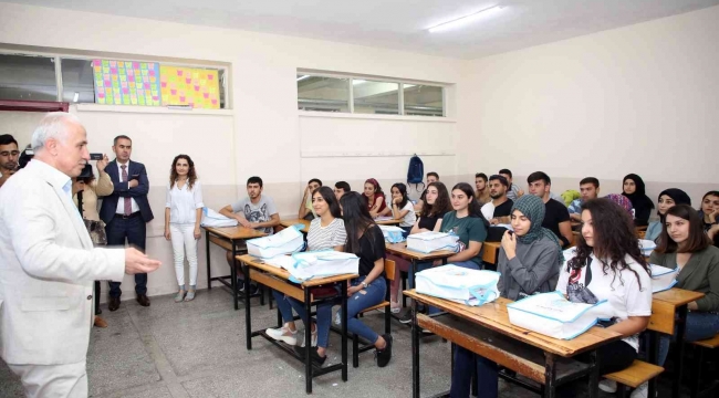 Akdeniz Belediyesi Etüt Merkezinden tercih yapacak gençlere destek