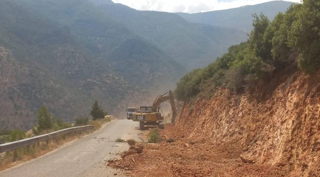 Hatay'da yayla yollarında bakım onarım yapılıyor