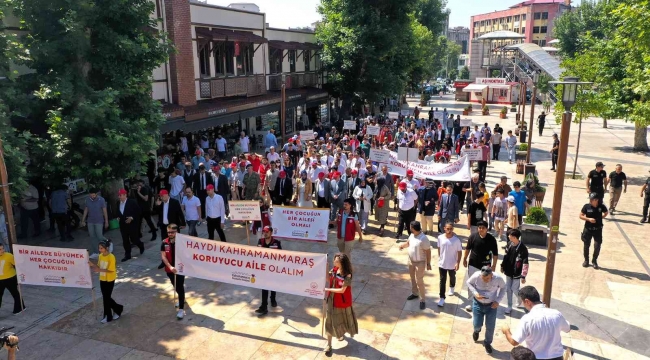 Koruyucu Aile Günü'nde farkındalık yürüyüşü