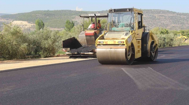 Silifke'de asfalt çalışması sürüyor