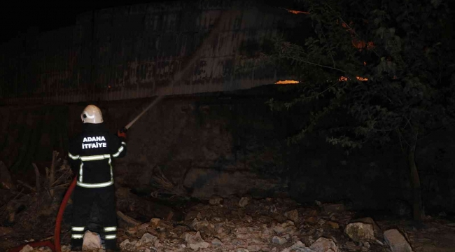 Adana'da geri dönüşüm fabrikasında yangın