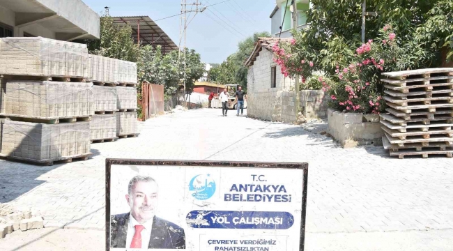 Antakya Belediyesi yol çalışmaları sürüyor