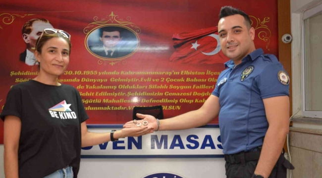 Eşinin evlilik hediyesi yüzüklerine polisin sayesinde kavuştu