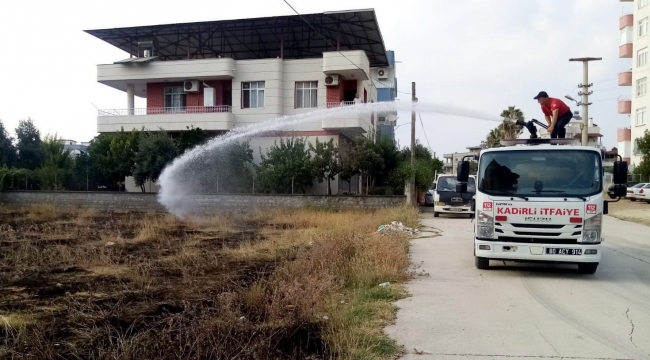 Mahalle arasındaki otluk alanda çıkan korkuttu