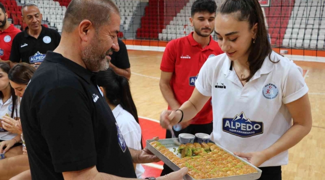 Alpedo Kahramanmaraş Kadın Voleybol Takımının hedefi 1. Lig