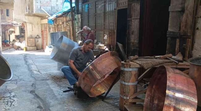 Tarihi Maraş Kapalı Çarşısı yüzyıllık tarihi ile ticarete yön veriyor