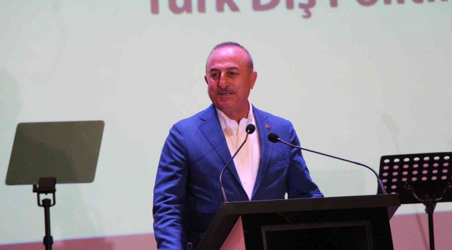 Bakan Çavuşoğlu üniversite öğrencileri ile bir araya geldi