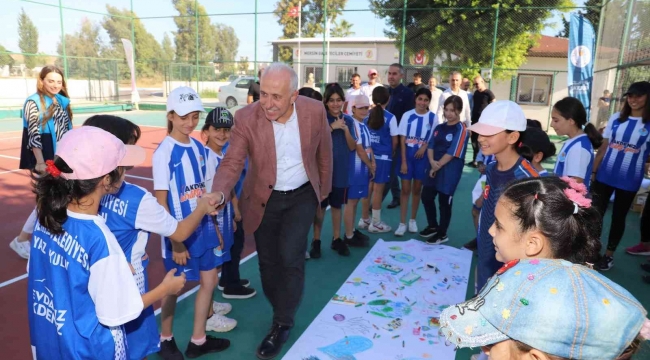 Gültak, geleceğin genç raketleri ile buluştu