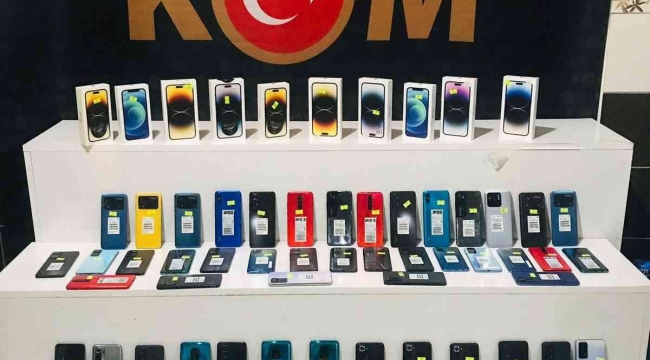 Hatay'da 75 kaçak telefon ele geçirildi