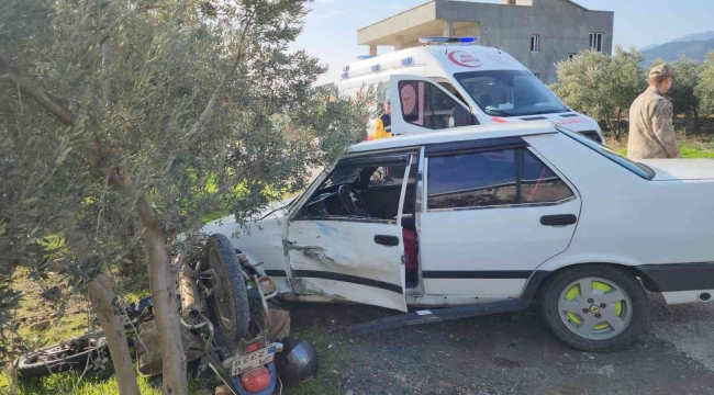 Hatay'da otomobil ile motosiklet çarpıştı: 2 yaralı