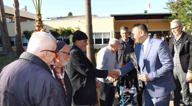 Başkan Yılmaz, huzurevi sakinlerinin yeni yılını kutladı