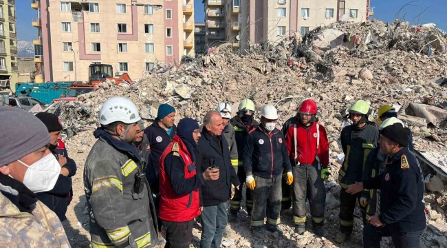 Başkan Zolan, Hatay'da depremzedelerin acısını paylaşıyor