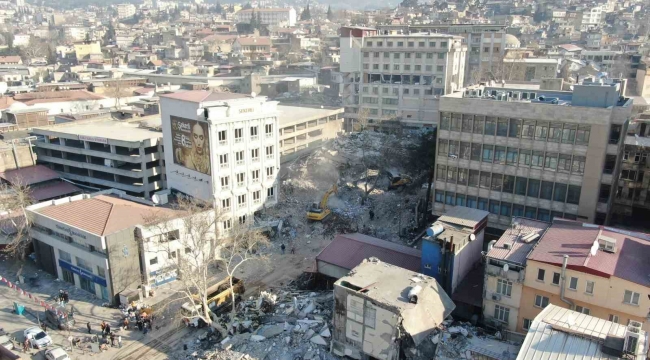 Fotoğrafları ortaya çıktı: Çöken otelin kolonları tabela için tahrip edilmiş