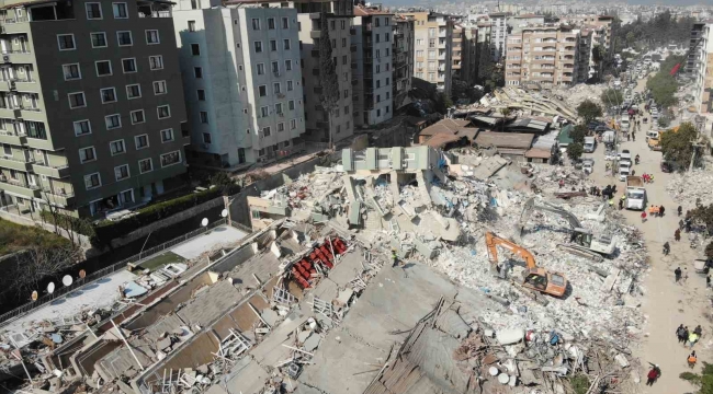 Hatay'da enkaz kaldırma çalışmaları havadan görüntülendi