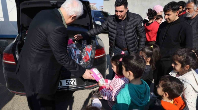 Hatipoğlu'ndan depremzedelere moral ziyareti