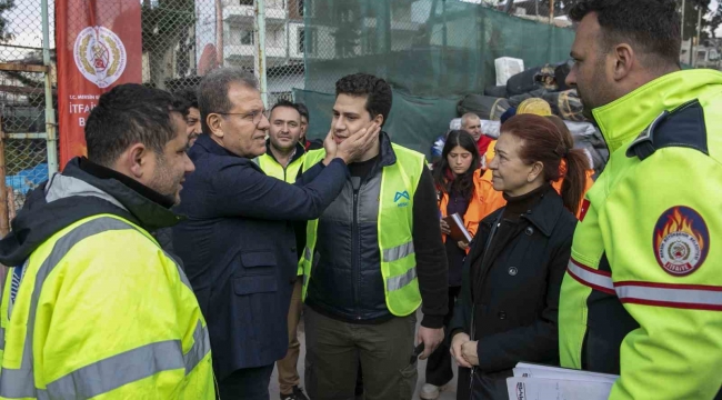 Seçer, Hatay'daki deprem bölgesinde incelemelerde bulundu