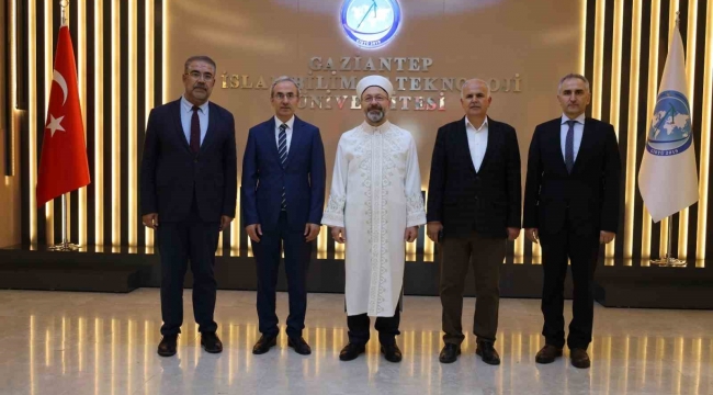 Diyanet İşleri Başkanı Erbaş, Rektör Demir'e hayırlı olsun ziyareti