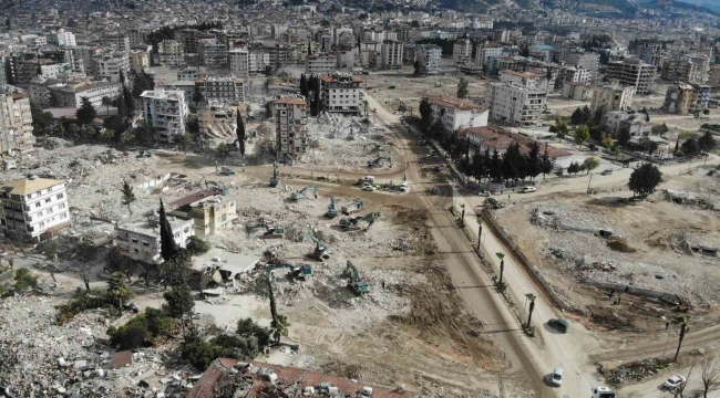 Hatay'daki enkaz kaldırma çalışmaları havadan görüntülendi