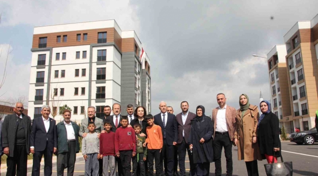 Mersin'deki TOKİ konutlarında hak sahipleri evlerine kavuştu