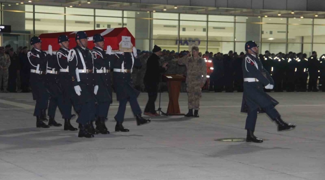 Şehit Adalıoğlu'nun naaşı Kahramanmaraş'tan Ankara'ya uğurlandı