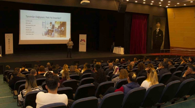 Mersin Büyükşehir Belediyesi personeline etkili iletişim eğitimi